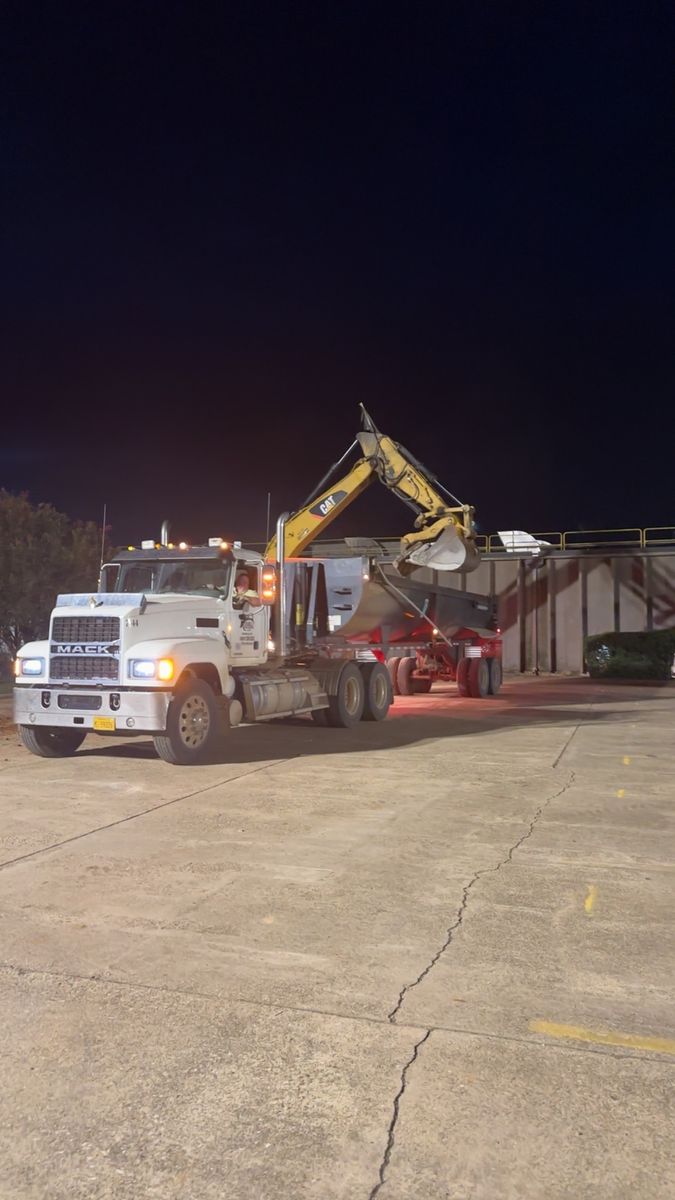 Hauling/Trucking for JUSTIN JACQUES LLC DBA DOUBLE J EXCAVATION in Nashville, AR