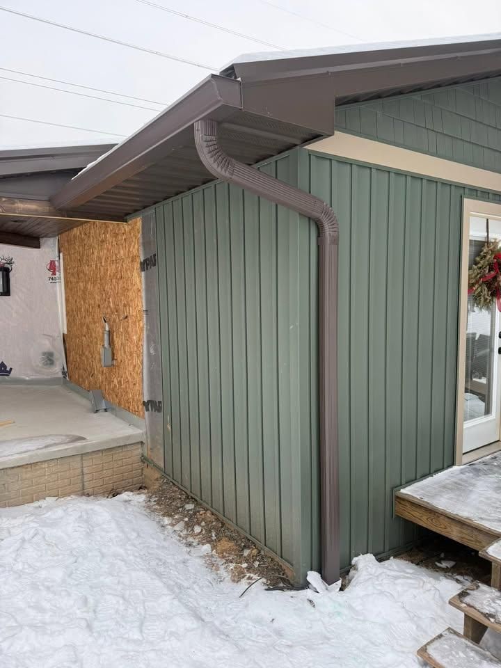 Seamless Gutter Installation for Top Hand Roofing and Gutter in Pomeroy, OH