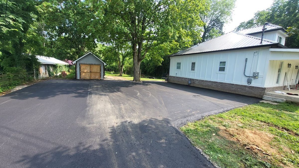 Asphalt Installation for Absolute Asphalt, Paving & Sealcoating in Lebanon, TN