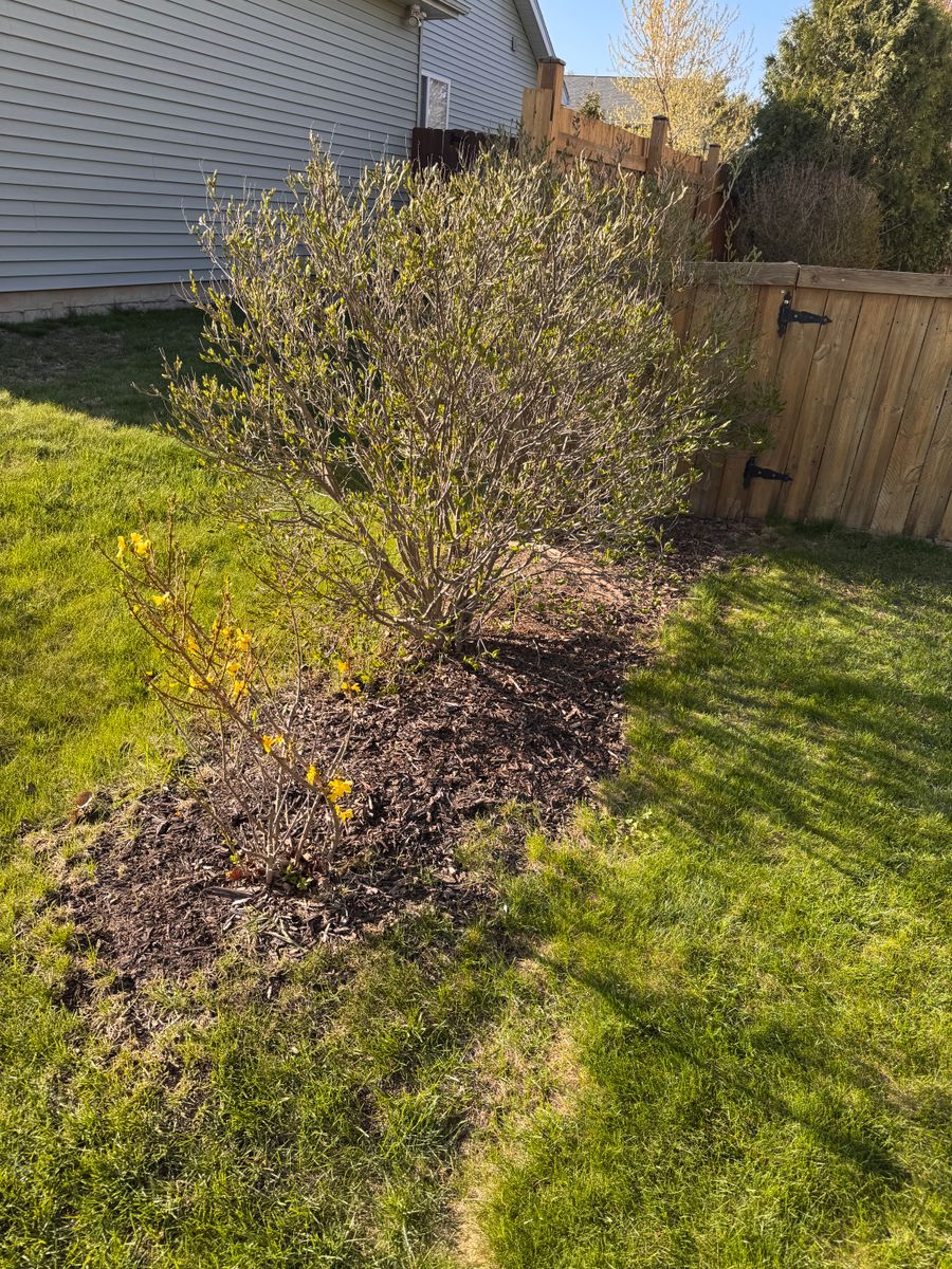 Edging and Mulch Installation for H&L Lawn Care LLC in Twin Lakes, WI