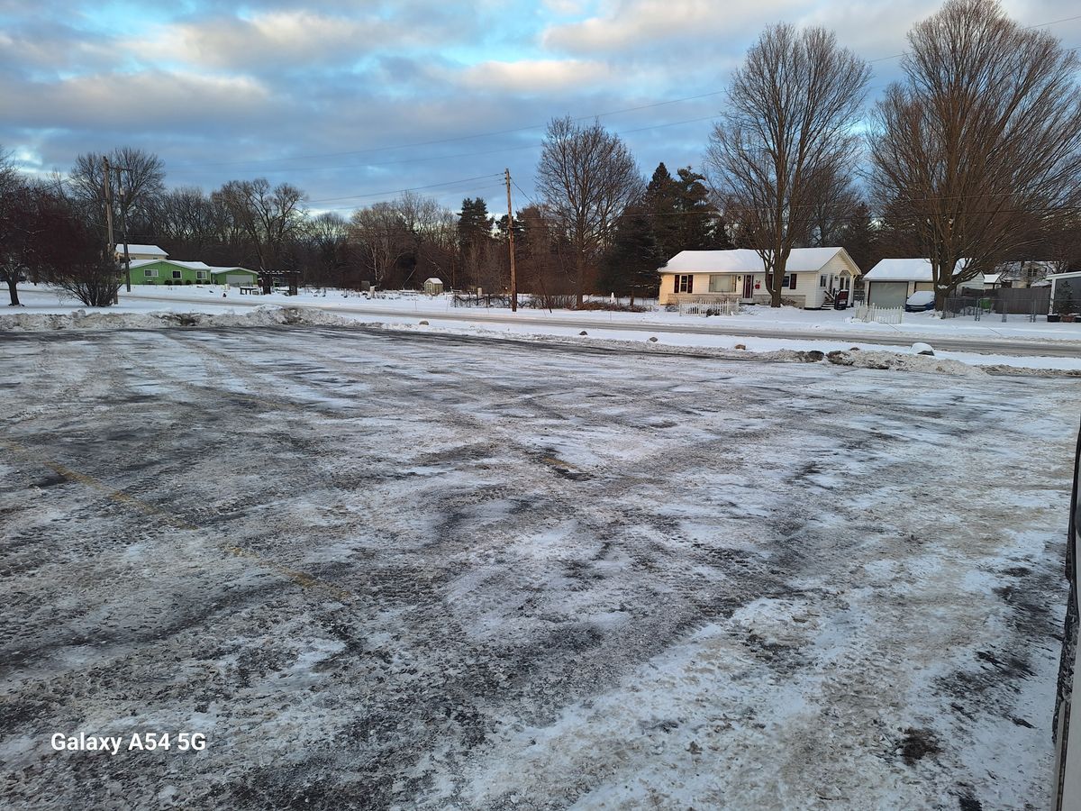 Snow removal/ice management for Precision Paving and Sealing LLC  in Waterford Township,  MI