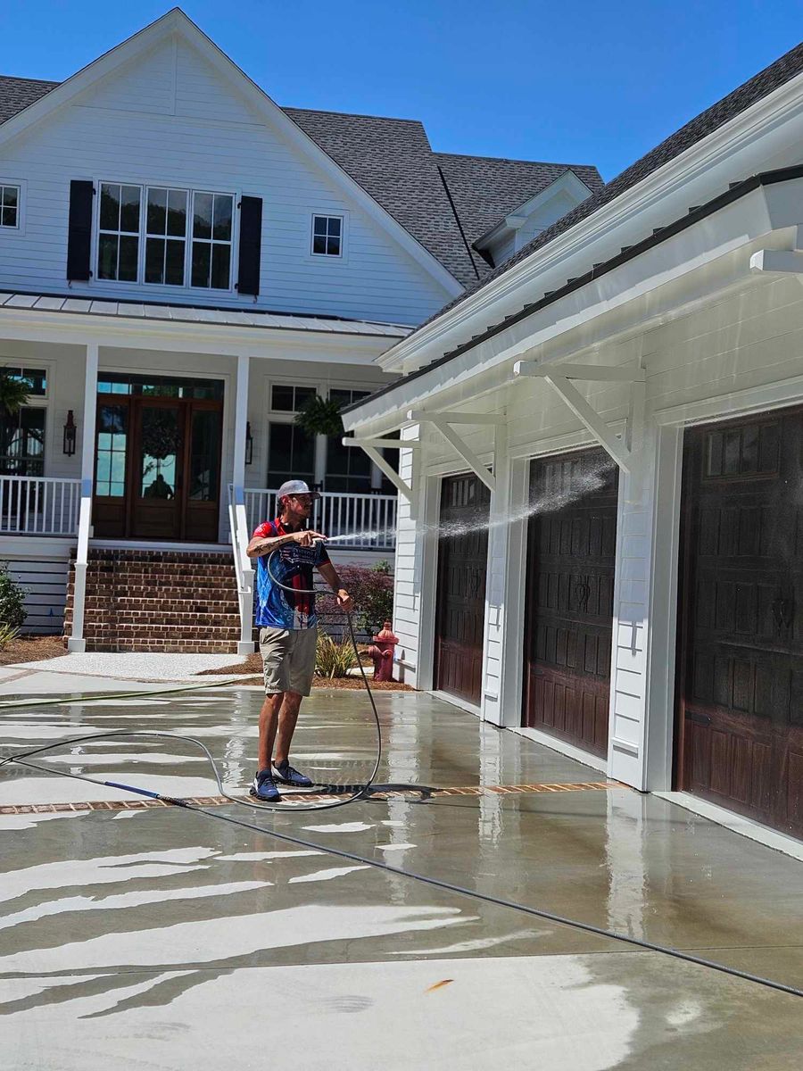 Driveway and Sidewalk Cleaning for Patriot Soft Wash LLC in Beaufort, SC