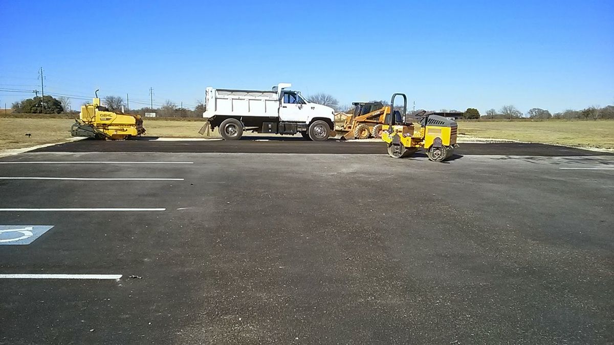 Asphalt Repair for Hurts Asphalt Paving in Athens, TX