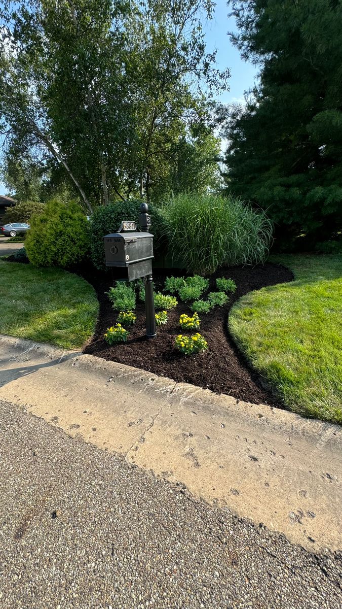 Mulch Installation for Green Stripes LLC in North Canton, OH