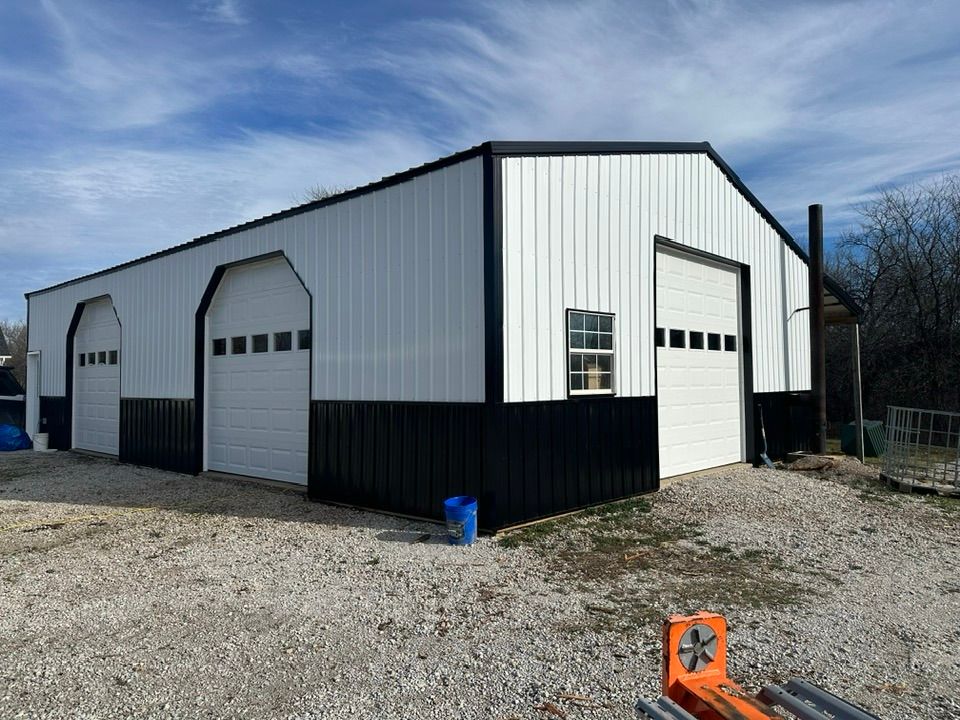 Pole Barn Construction for Crump Construction & Roofing, LLC  in Urich,,  MO