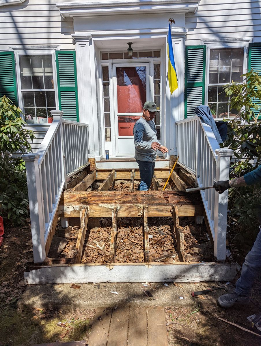 EXTERIOR CARPENTRY & DECKS (SELECT RENOVATIONS) for Milton Carpentry Services in Beverly, MA