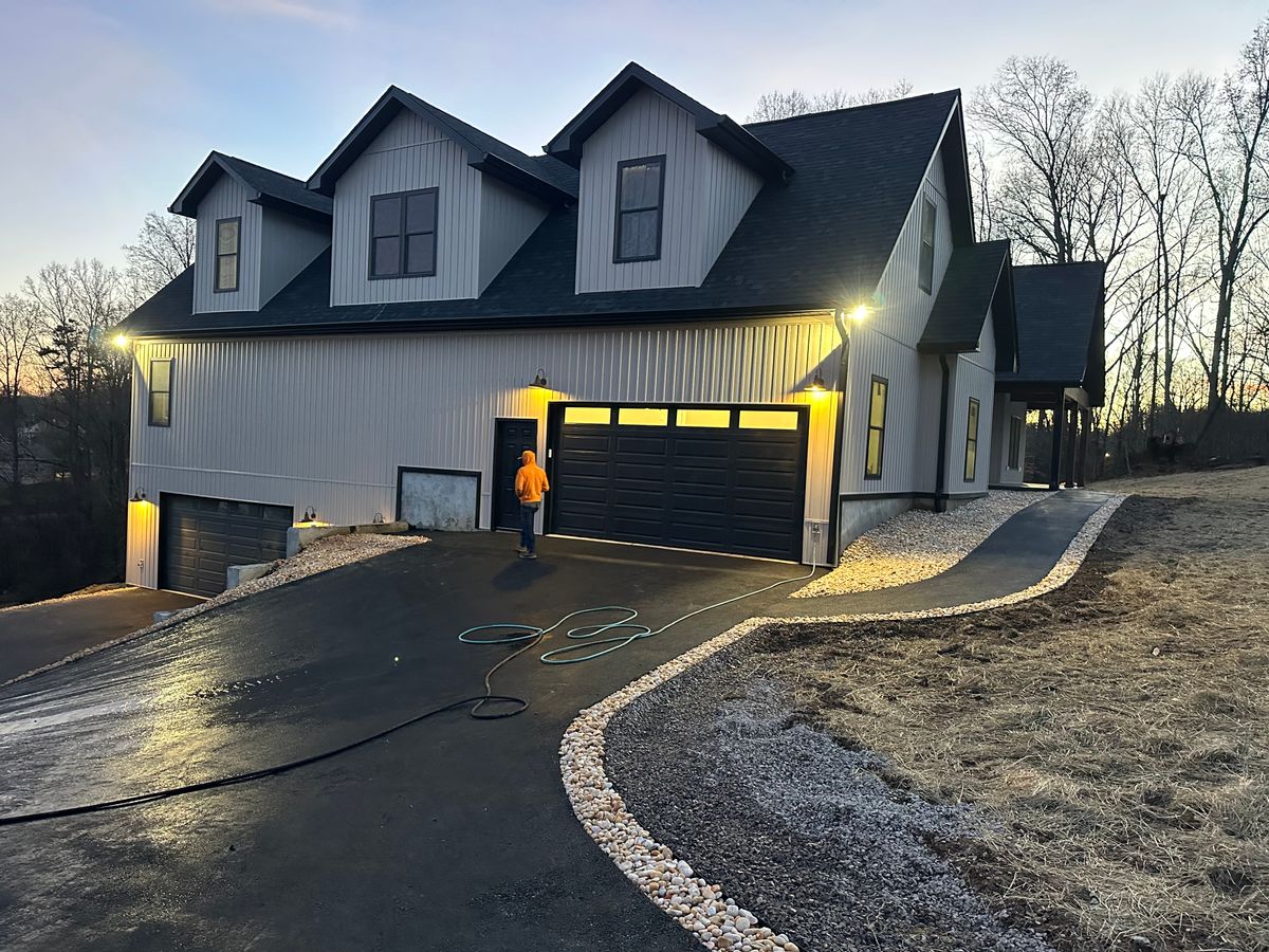 Asphalt Paving for Metzler Paving and Sealcoating LLC in Jacksboro, TN