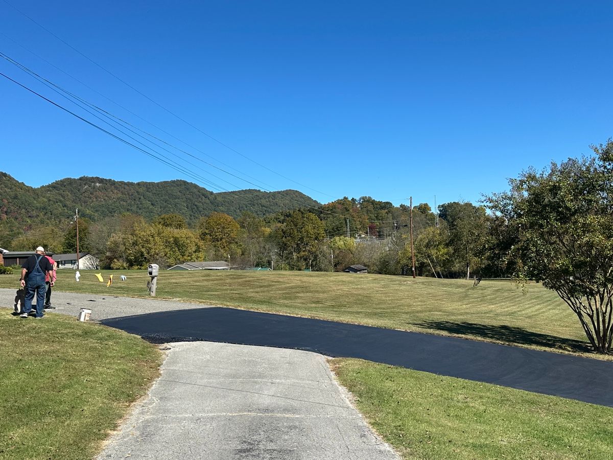 Asphalt Paving for Metzler Paving and Sealcoating in Jacksboro, TN