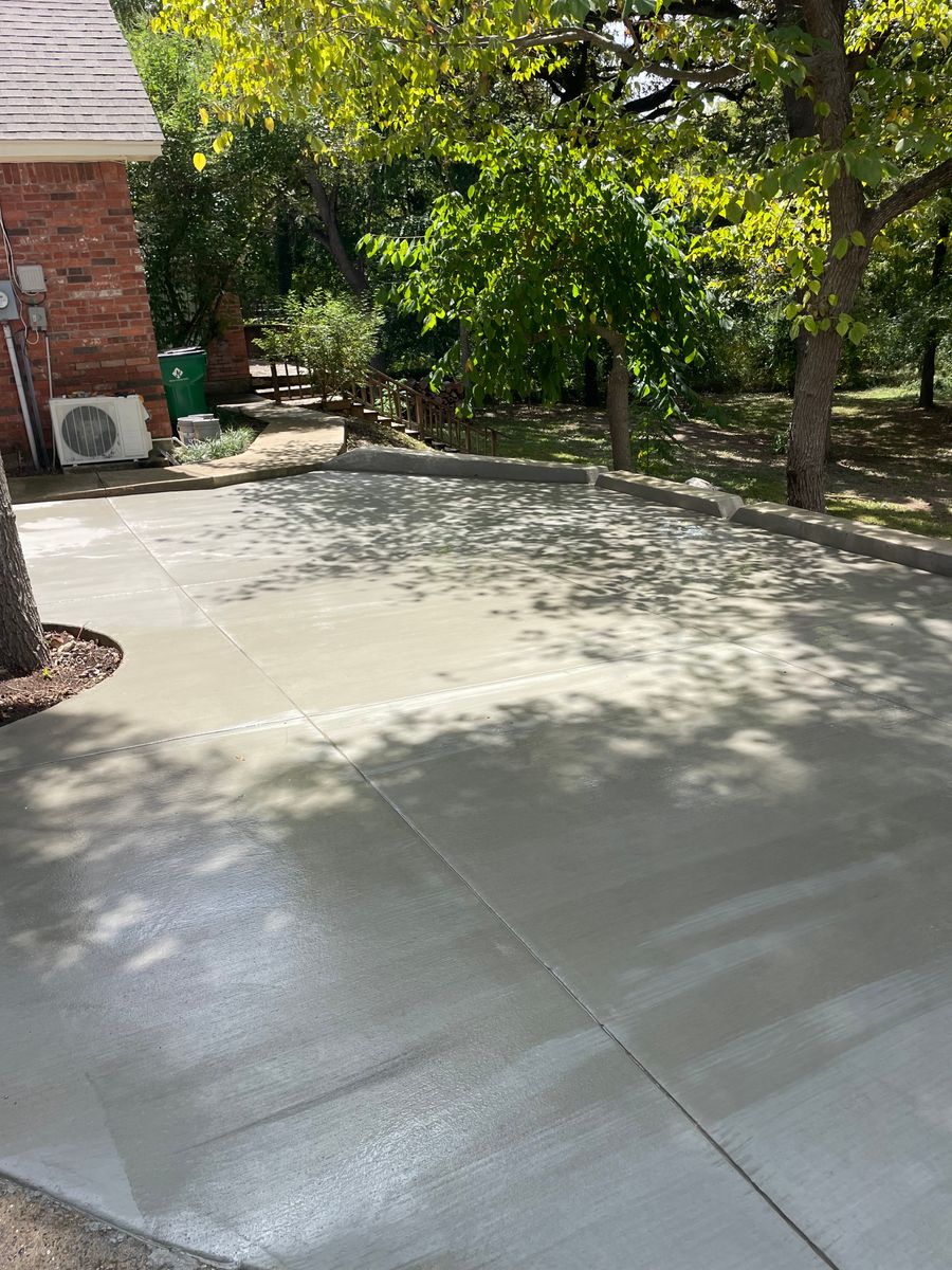 Driveways for Midcities Concrete in Arlington, TX