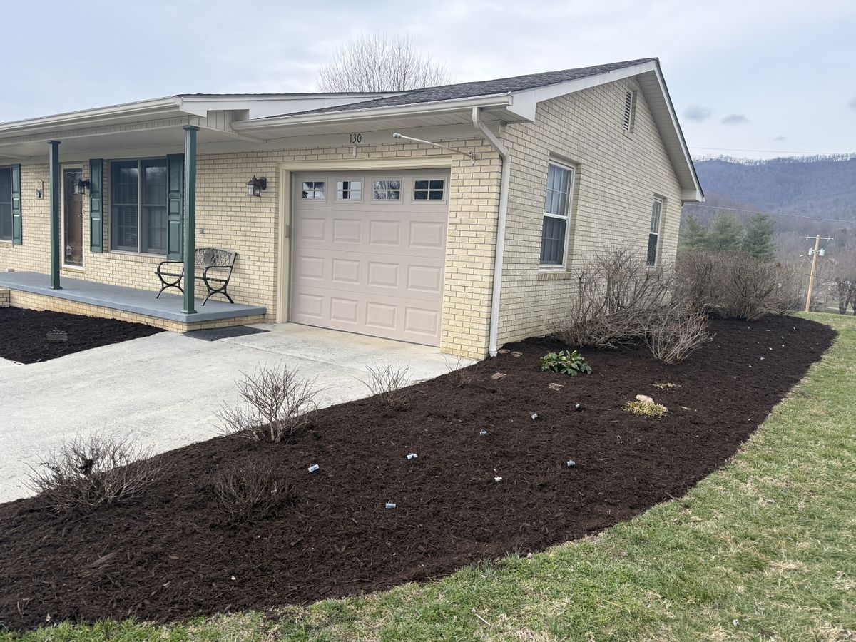 Mulch Installation for Lafollette Mulch, Stone and Lawn Care in La Follette, TN