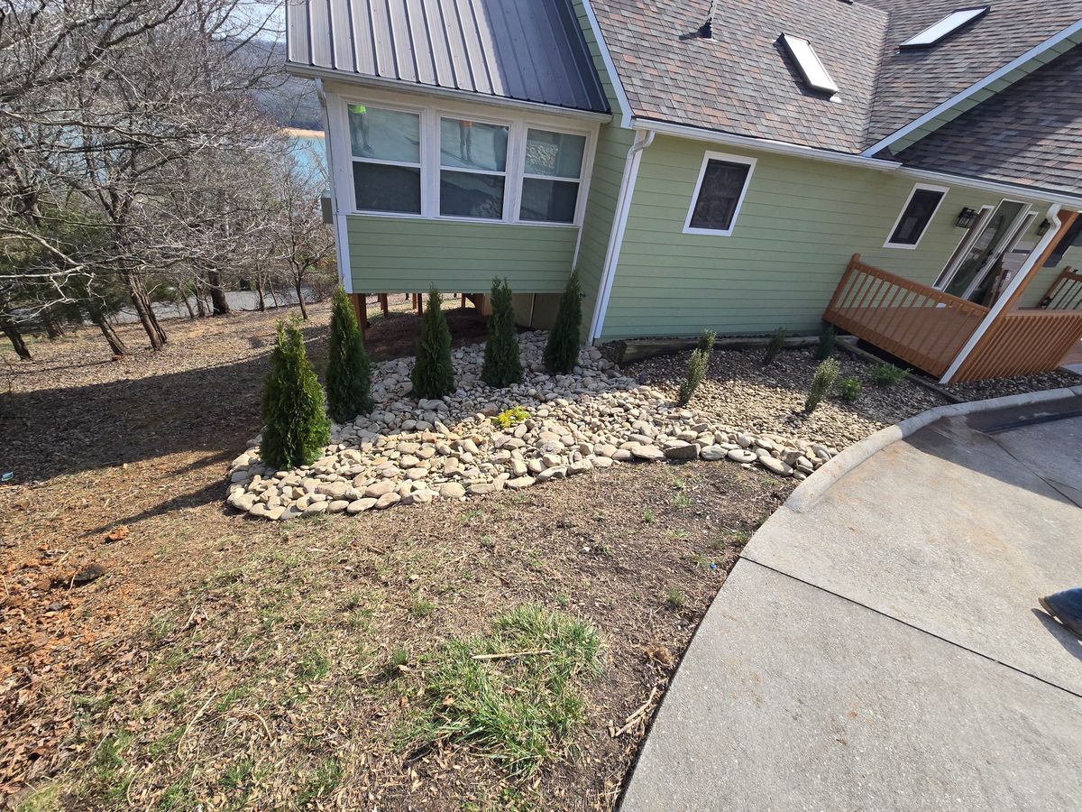 Mulch Installation for Lafollette Mulch, Stone and Lawn Care in La Follette, TN