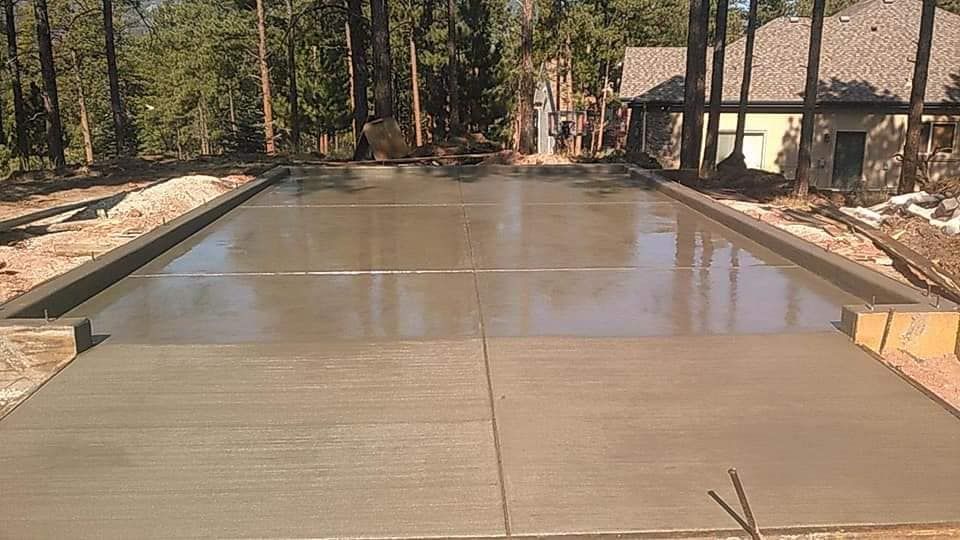 Concrete Driveways for Preciado Concrete LLC in Colorado Springs, CO