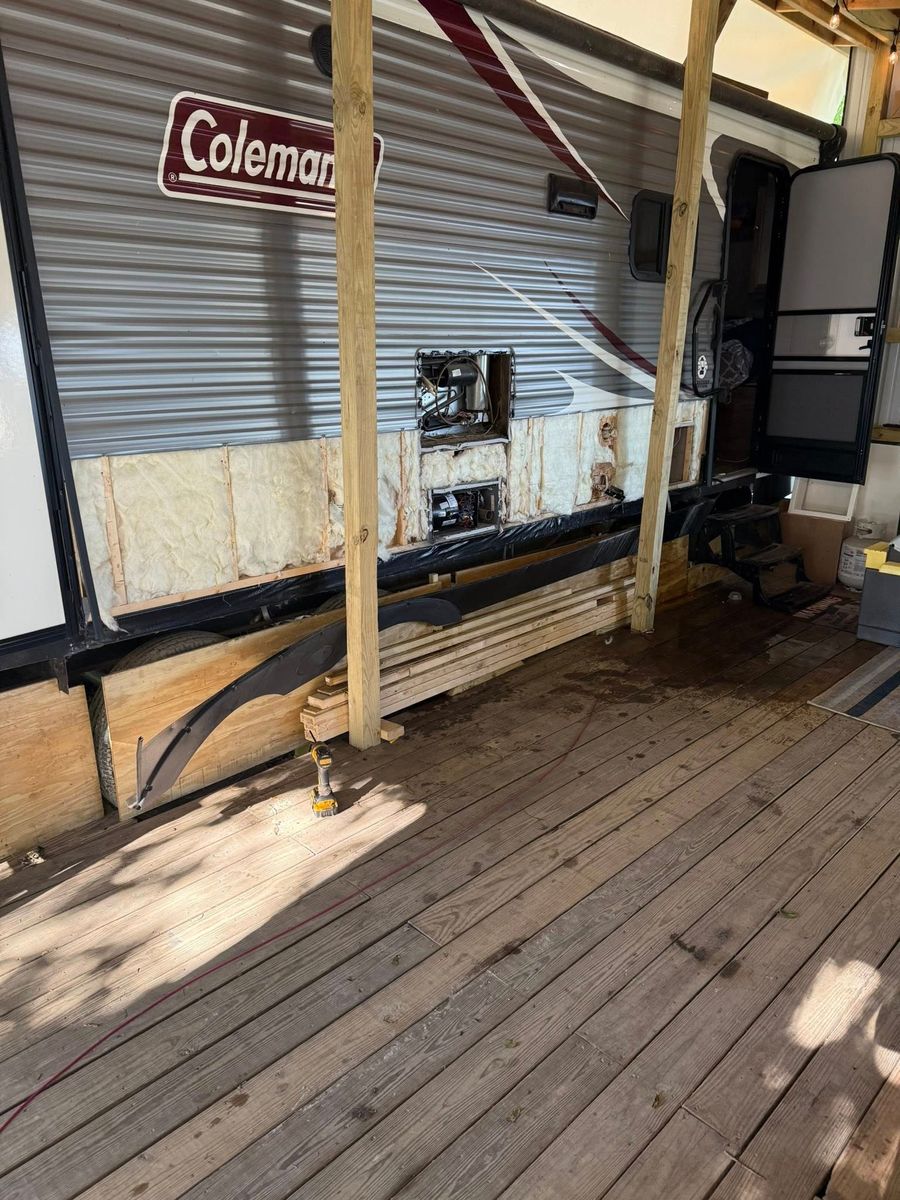 RV Body Repair for Happy Trails RV Repair Services LLC in Akron, IN