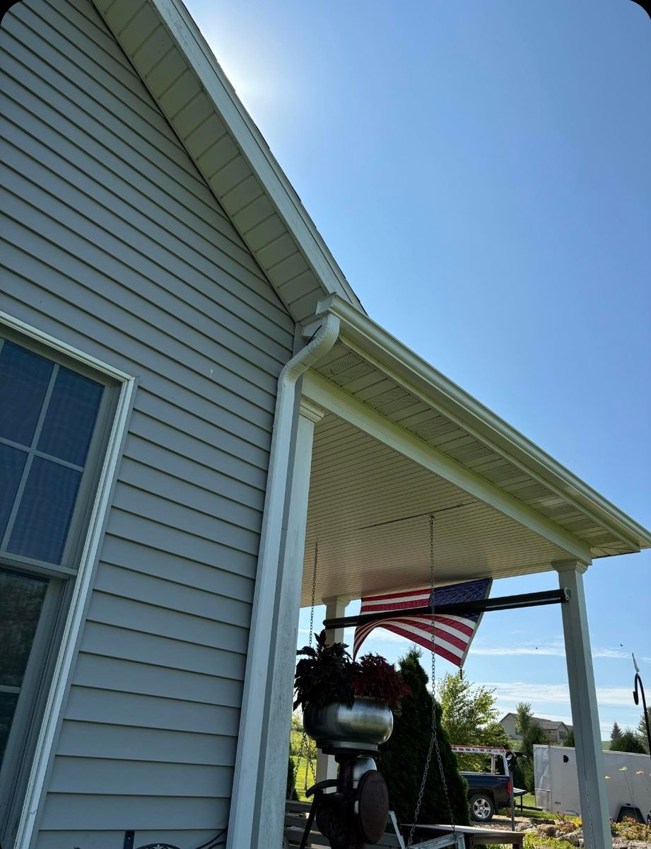 Gutters, fascia and soffit for AKM Construction & Contracting in Ely, IA