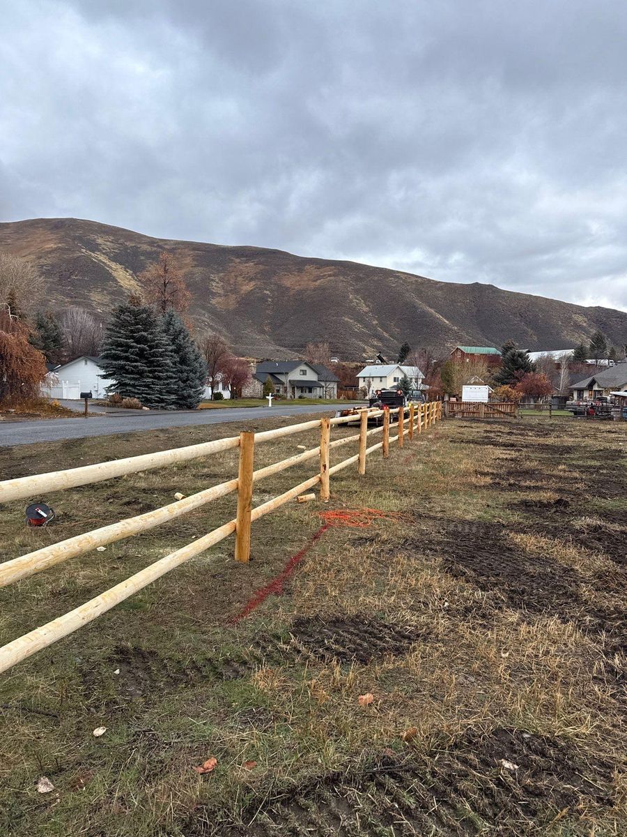 Wood Privacy Fence  for T&H Outdoor Services in Twin Falls, ID
