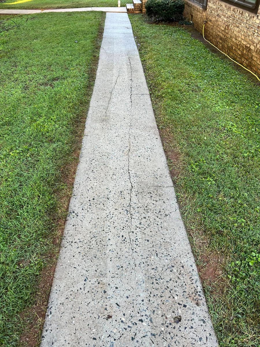 Pressure Washing for Red Clay Landscapers in Sophia, NC