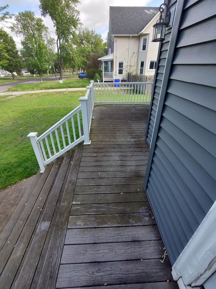 Deck & Patio Cleaning for MMN Cleaning PressureWashing & Gutter Cleaning LLC in Medina, New York