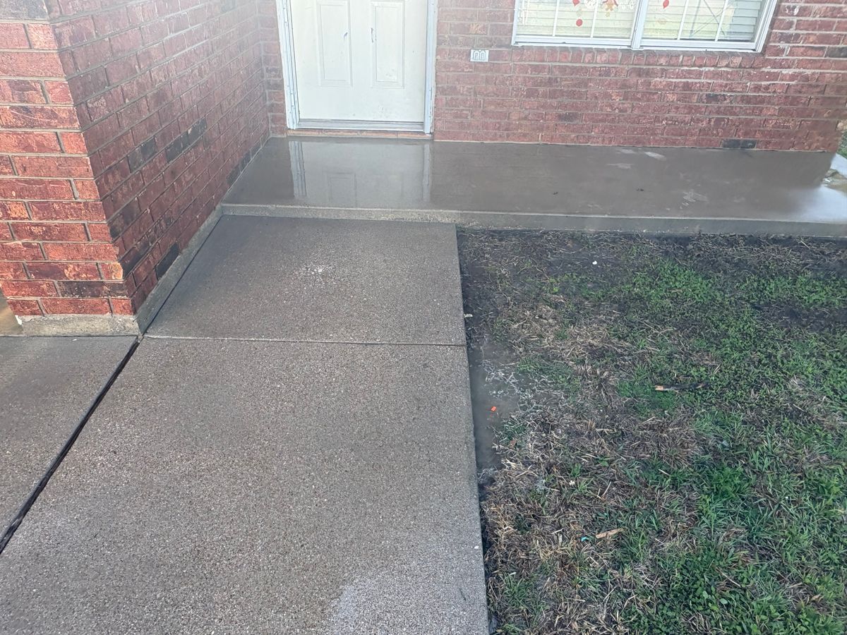 Driveway and Sidewalk Cleaning for Top Notch Exterior Cleaning Solutions in Nolanville, TX
