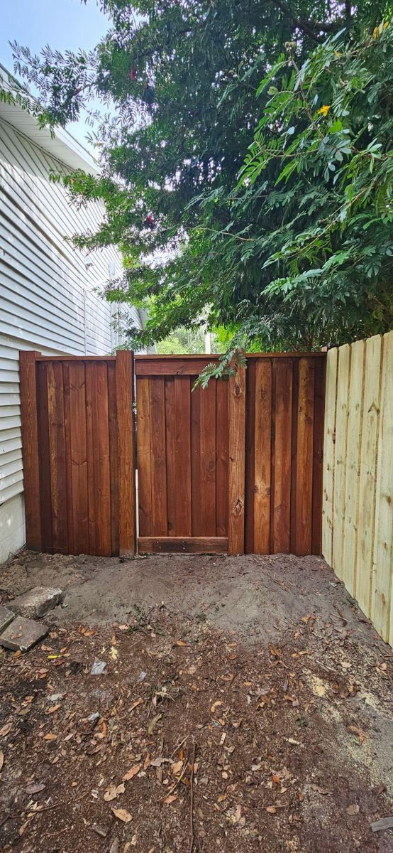 Wood Fence Installation for ASAP Fence & Gates - Central, FL in Leesburg, FL