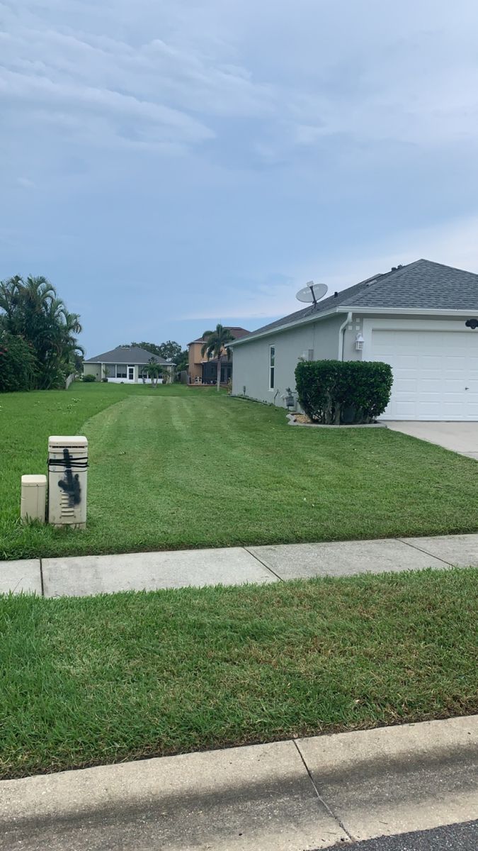 Lawn Maintenance for Space Coast Property Maintenance and Management LLC in Melbourne, FL