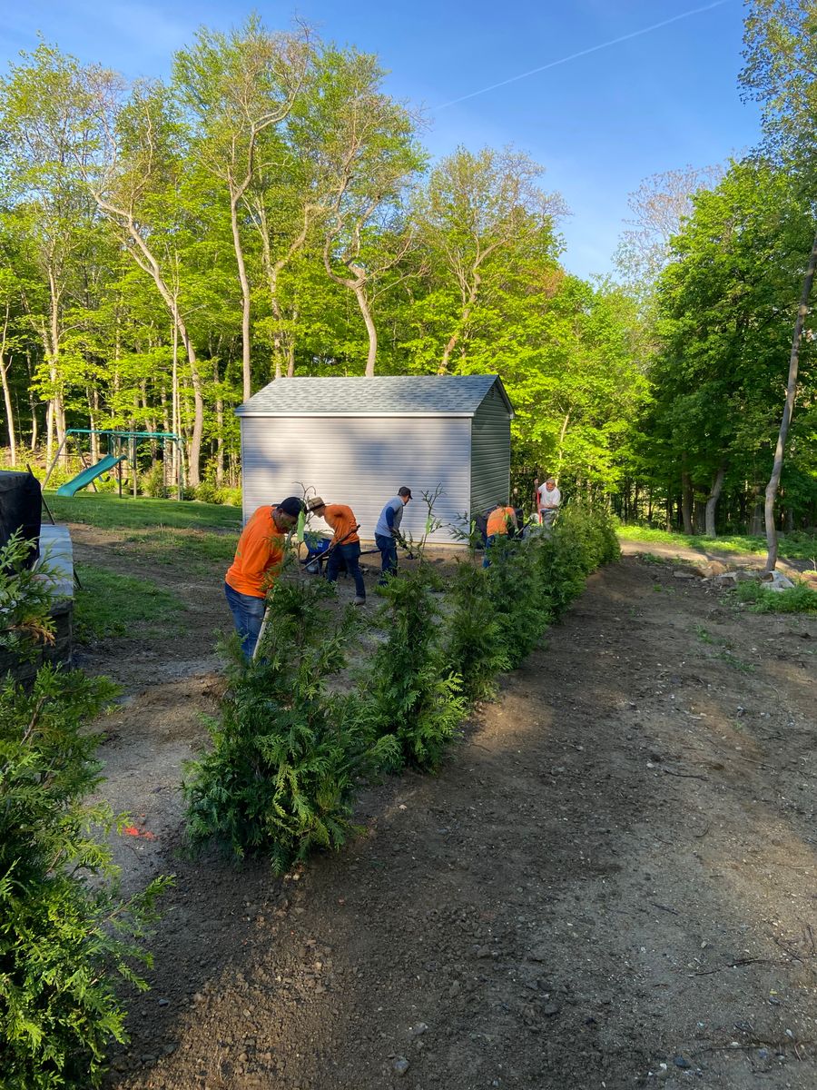 Mulch Installation for Zaldivar’s Lawn Care INC  in Peekskill, NY