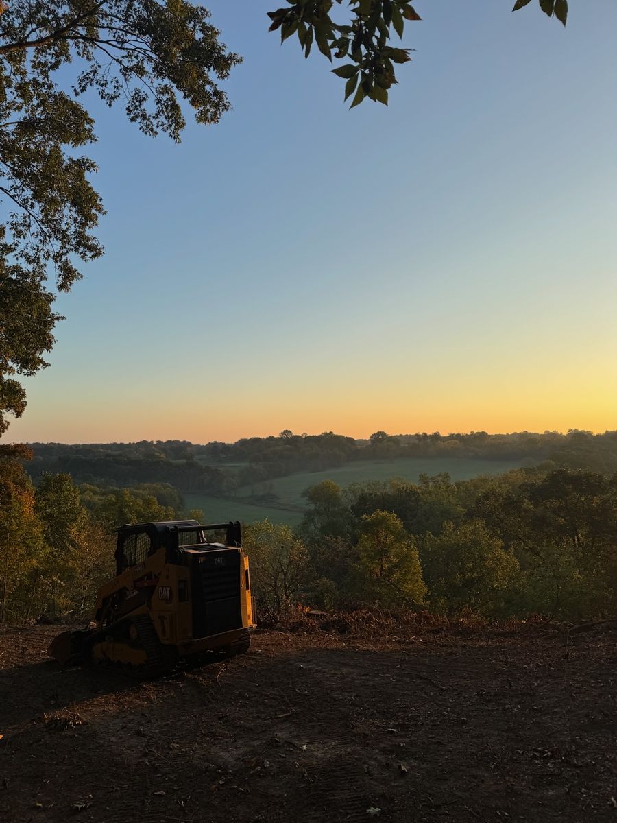 Excavation & Grading for DIRT PLUS LLC in Bowling Green, KY
