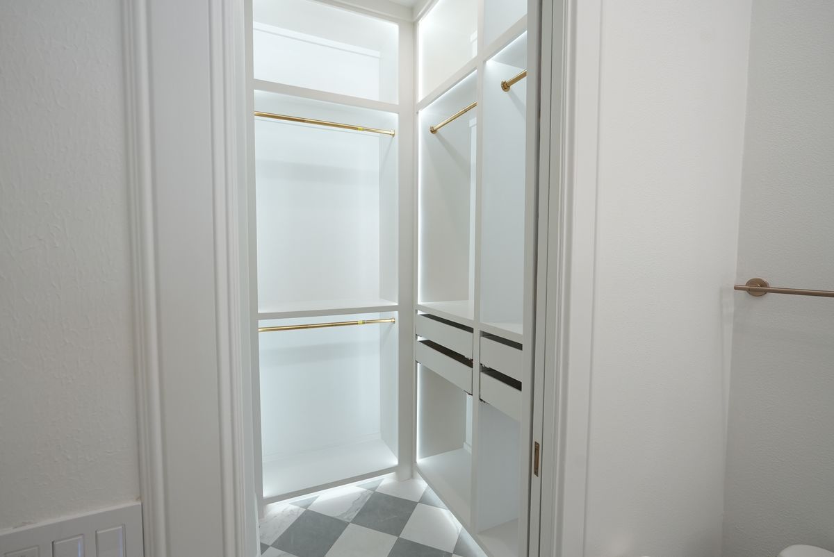 Additions for Luxurious Construction LLC in Houston, TX