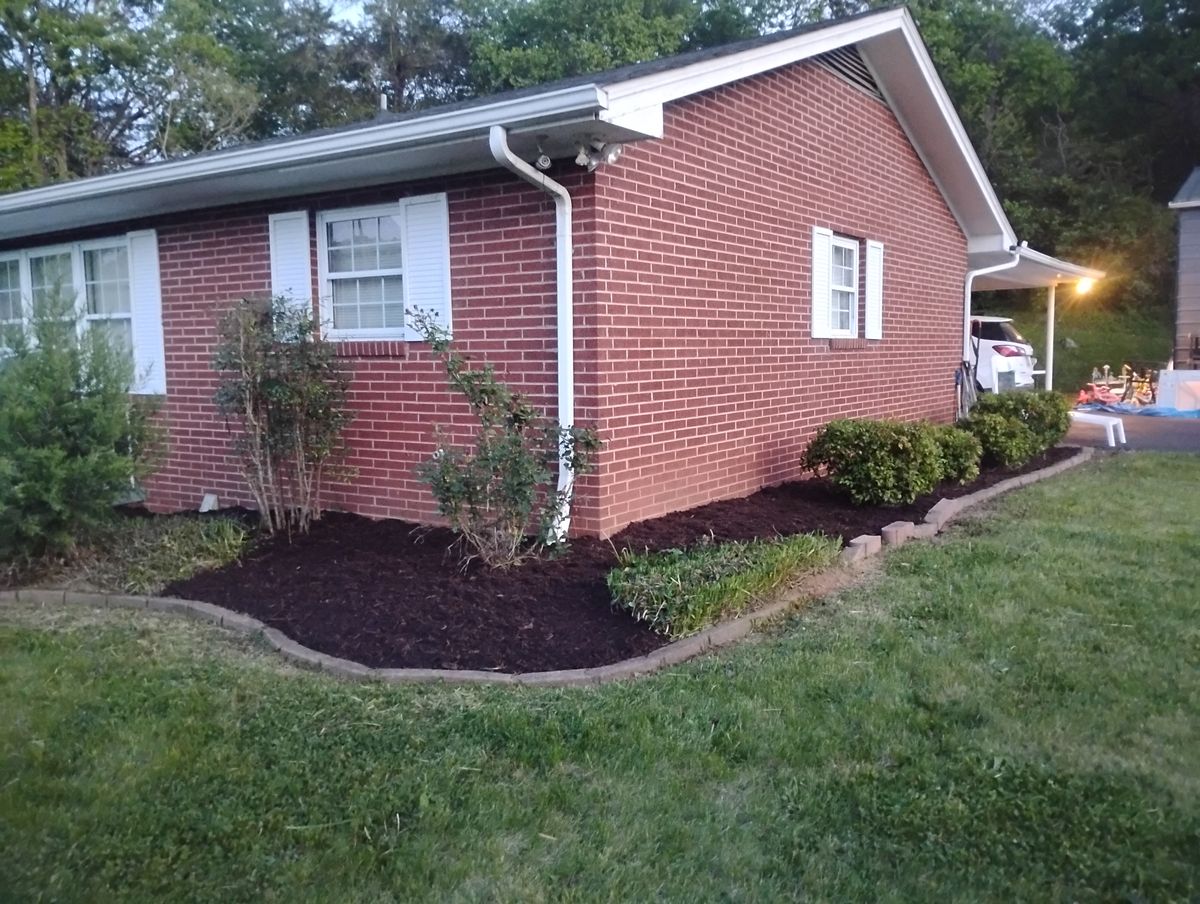 Mulch Bed Installation And Renovation for Harris Lawn N Landscape in Knoxville, TN