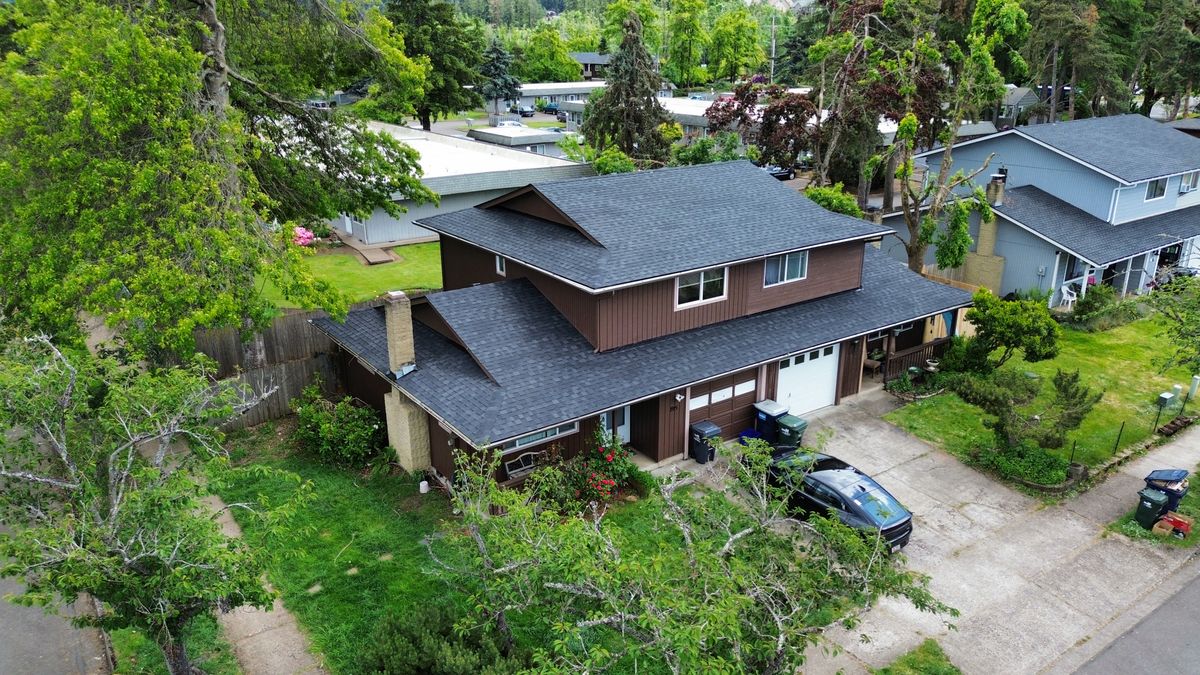 Shingle Roofing for Oregon Shield Roofing and Construction LLC in Springfield , Oregon