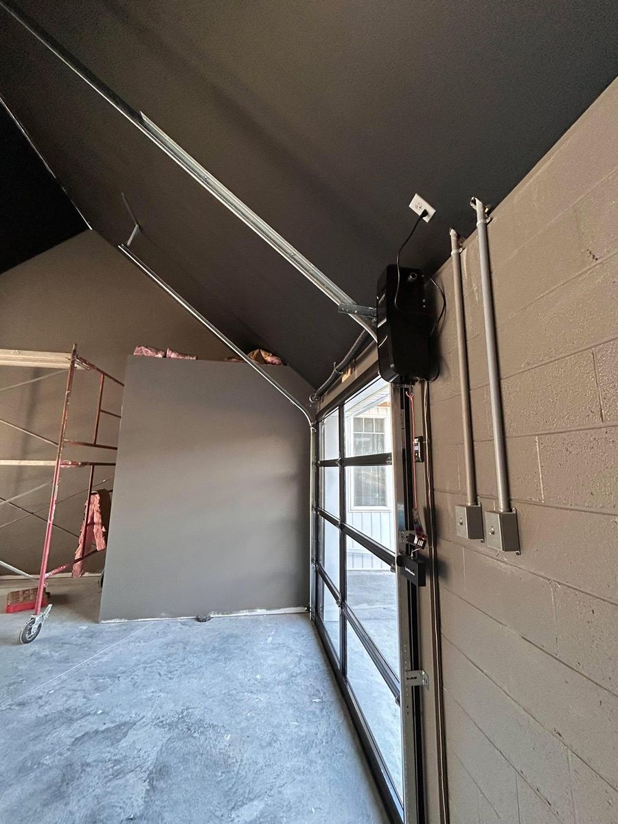 Garage Door Repair for C & B Garage Doors, LLC in Tellico Plains, TN