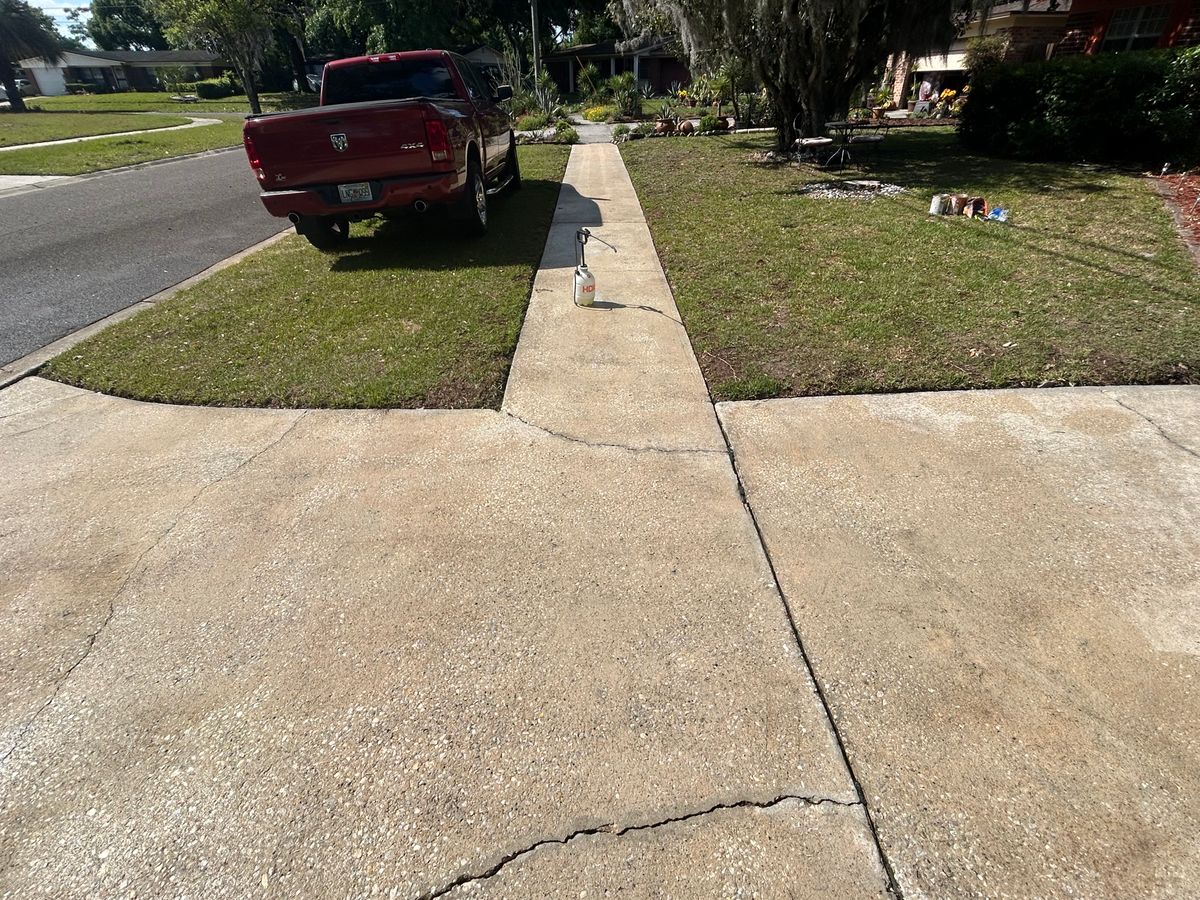 Driveway and Sidewalk Cleaning for Project Masters Group in Tampa, FL