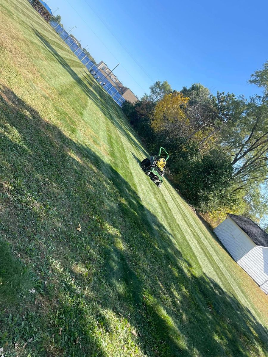 Fertilizer and Weed Control for J’s Snow and Landscape in Oak Park, MN