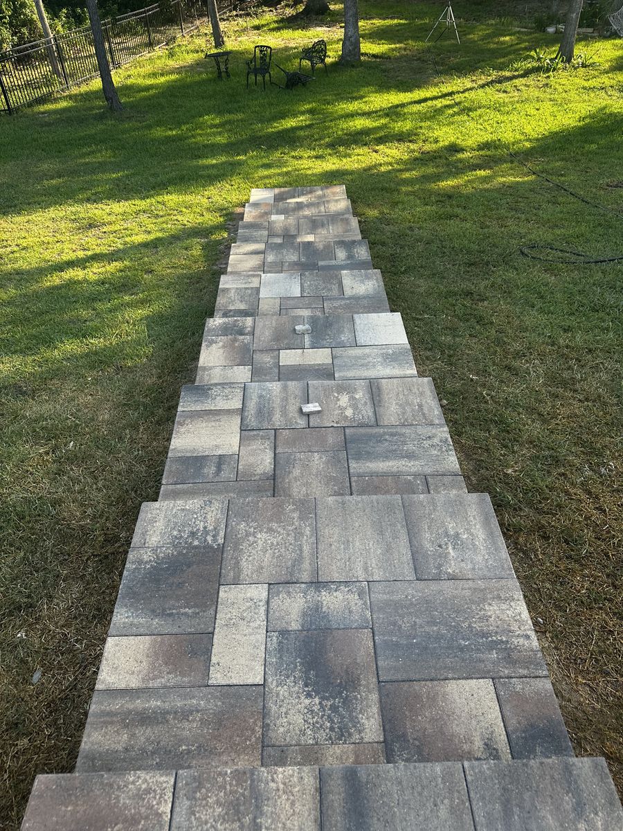 Hardscaping for Atlas Land Design in Creekside Park, TX