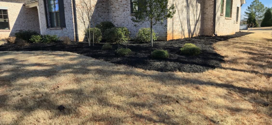 Mulch Installation for Fresh Cut Yard & Lawn Care LLC in Forsyth, GA