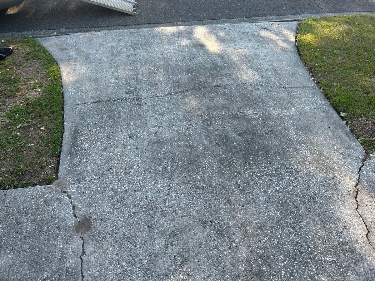 Driveway and Sidewalk Cleaning for Project Masters Group in Tampa, FL