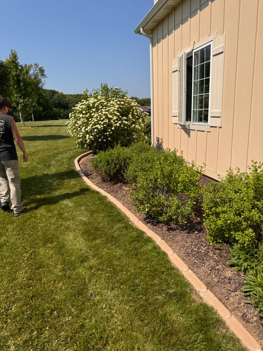 Edging and Mulch Installation for H&L Lawn Care LLC in Twin Lakes, WI