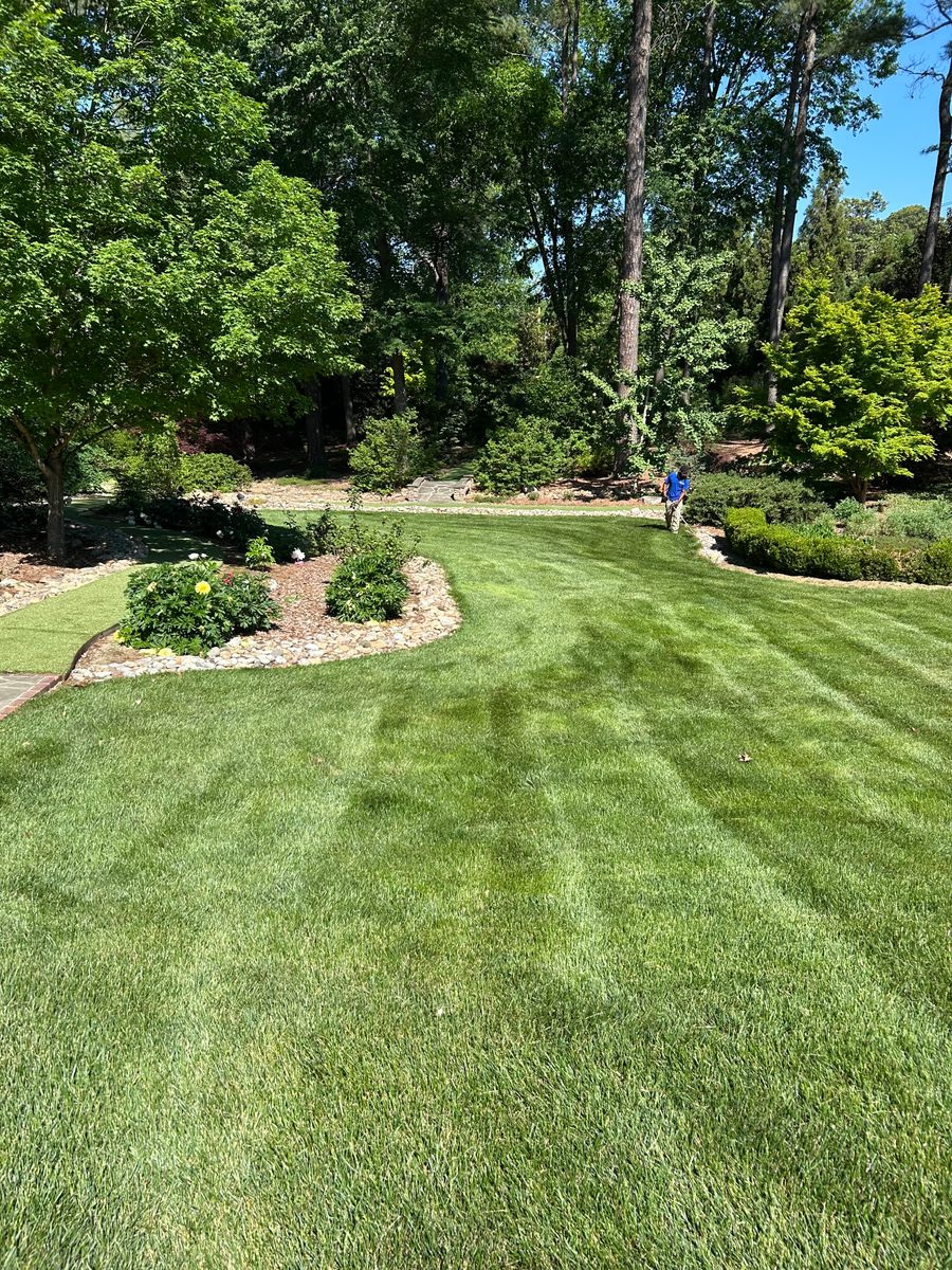 Lawn Mowing for Grass N Things LLC in Sandston, VA