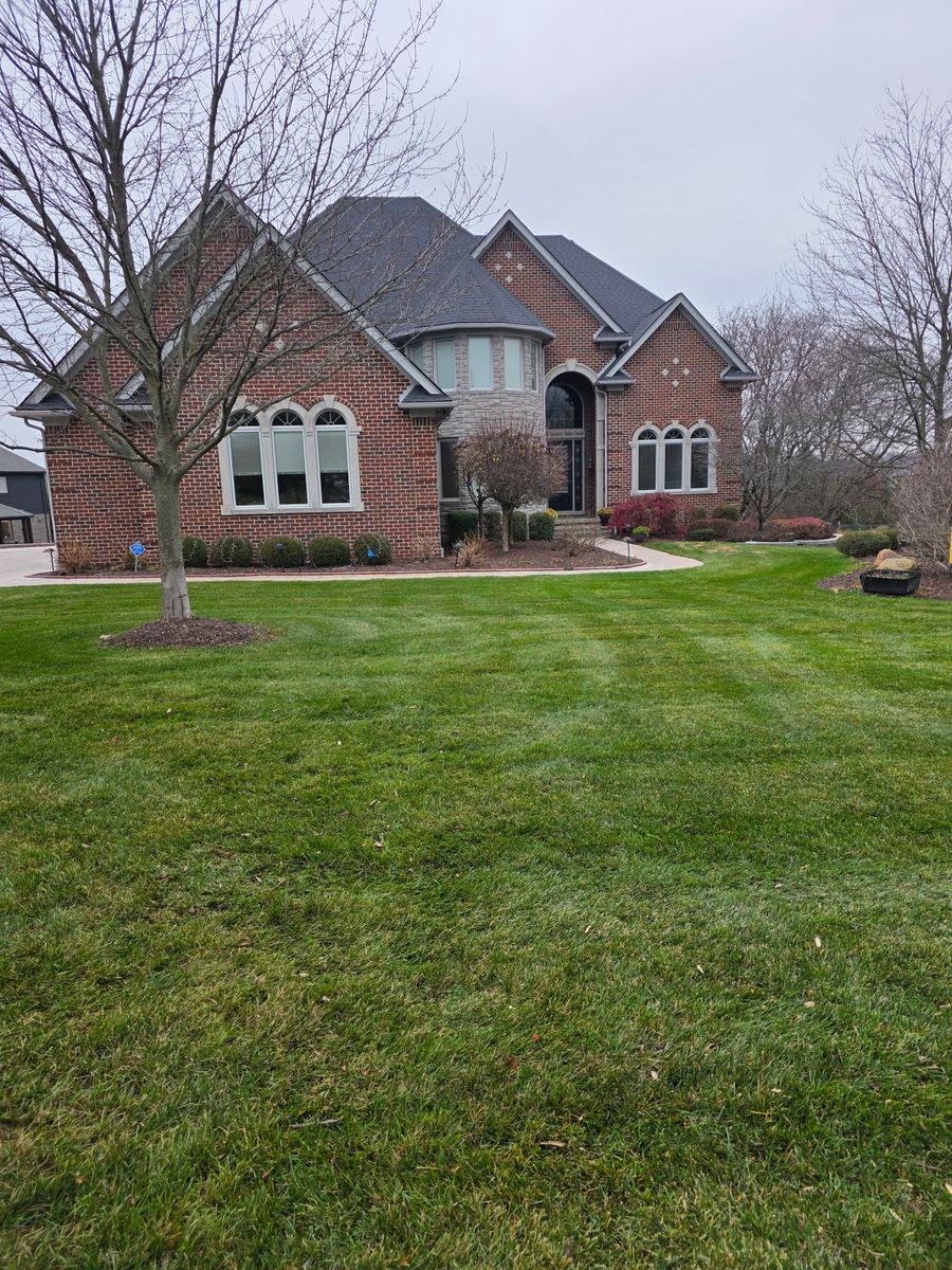 Spring/Fall Cleanup for Ivy Lawn and Landscaping in Oxford, MI