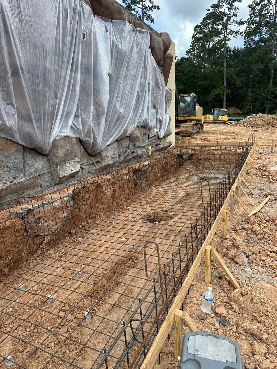 Custom Pool Construction for Azteca Pool Construction LLC in Houston, TX