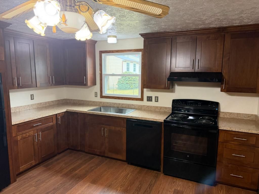 Cabinet Refacing for GC Laminate Solutions in Lordstown, OH