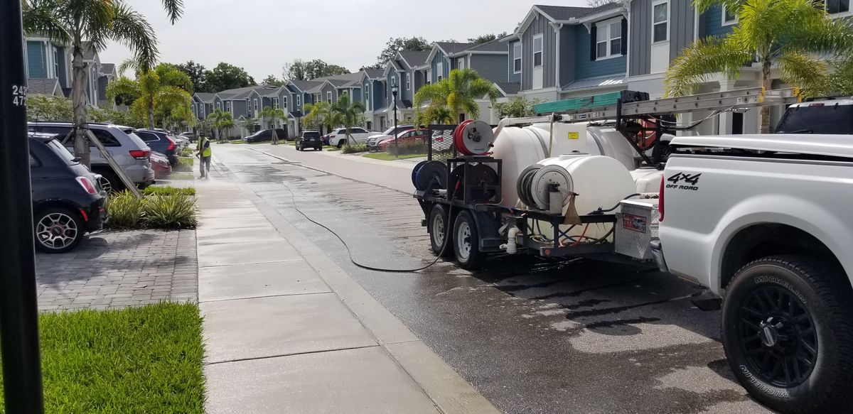 HOA Common Areas Pressure Washing for Blue Stream Roof Cleaning & Pressure Washing  in Tampa, FL