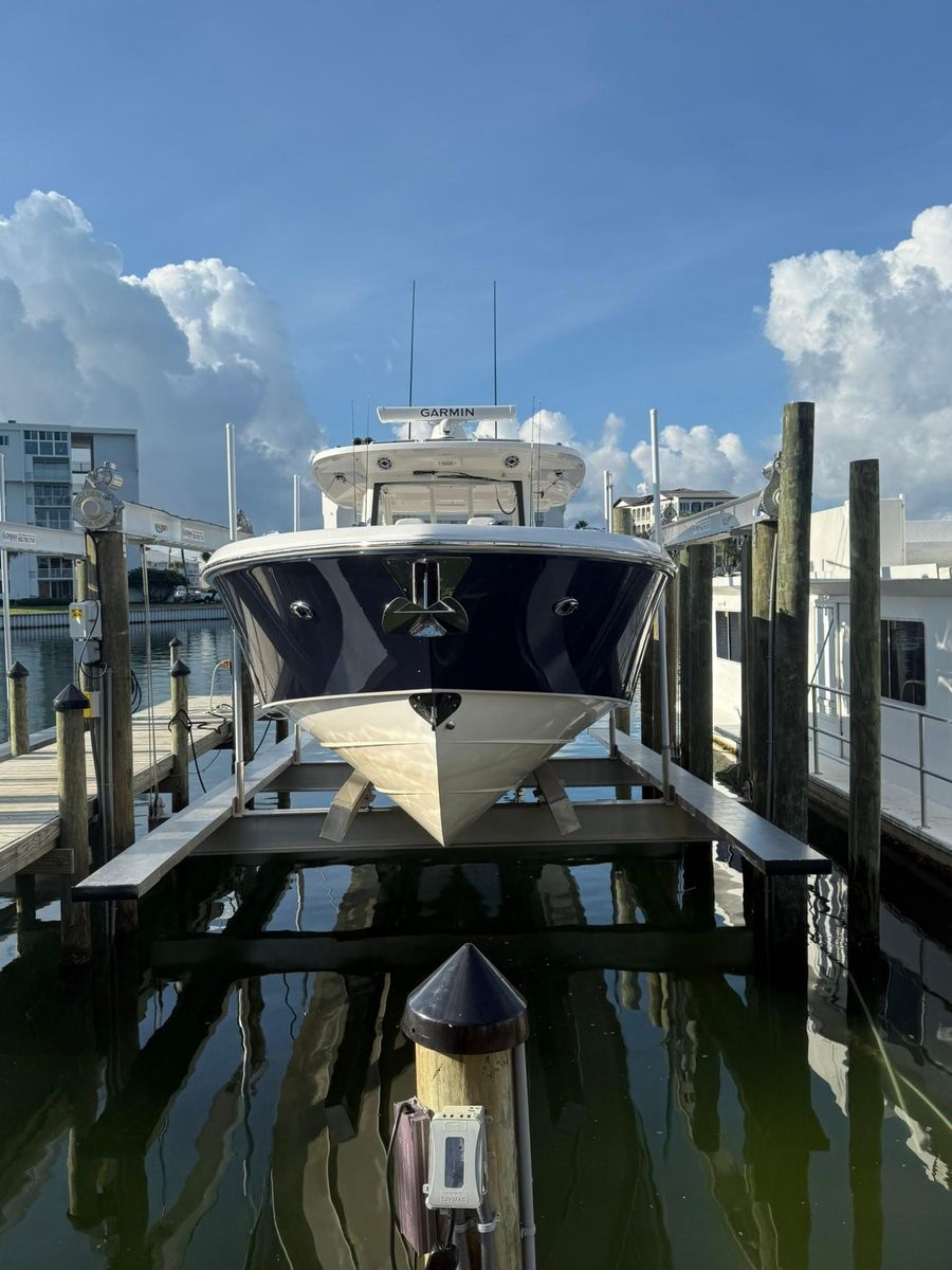 Boat lifts/ Boat house for J&H Land and Marine in Panama City, FL