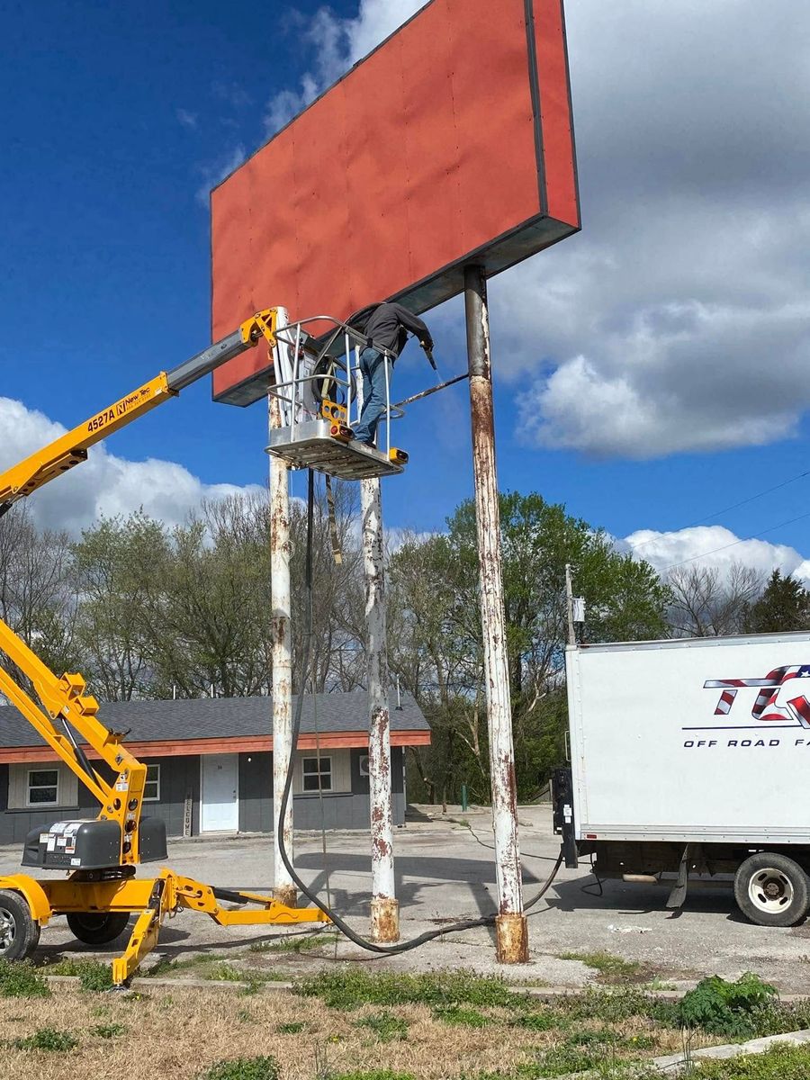 Dustless Mobile Blasting for TQR Powder Coating in Neosho, MO