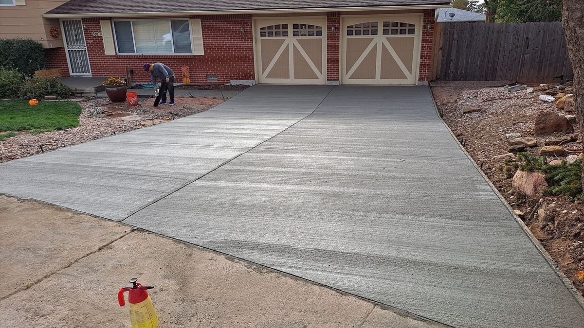 Concrete Driveways for Preciado Concrete LLC in Colorado Springs, CO