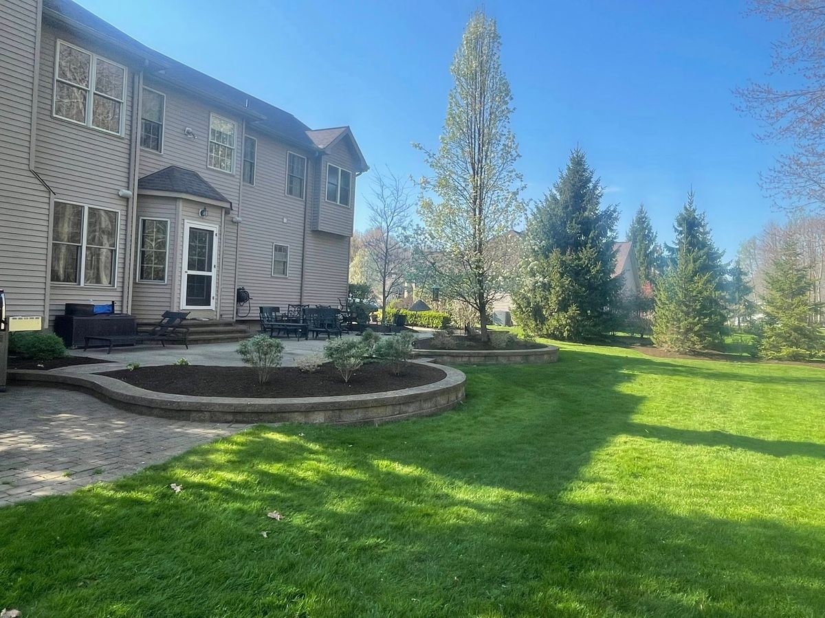 Lawn Maintenance for Reynoso’s Fencing & Lawn Care in Painesville, OH