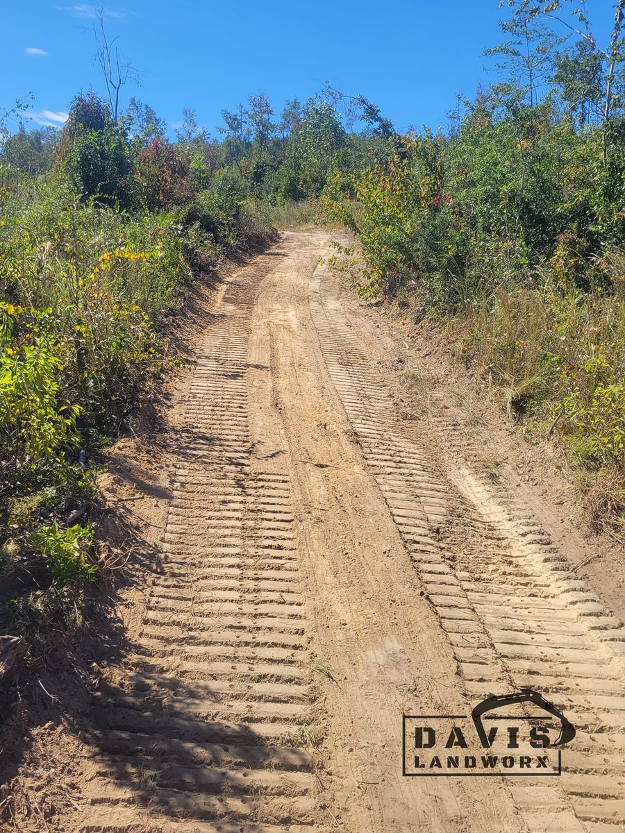 Dozer Services for Davis Landworx in Clanton,  AL