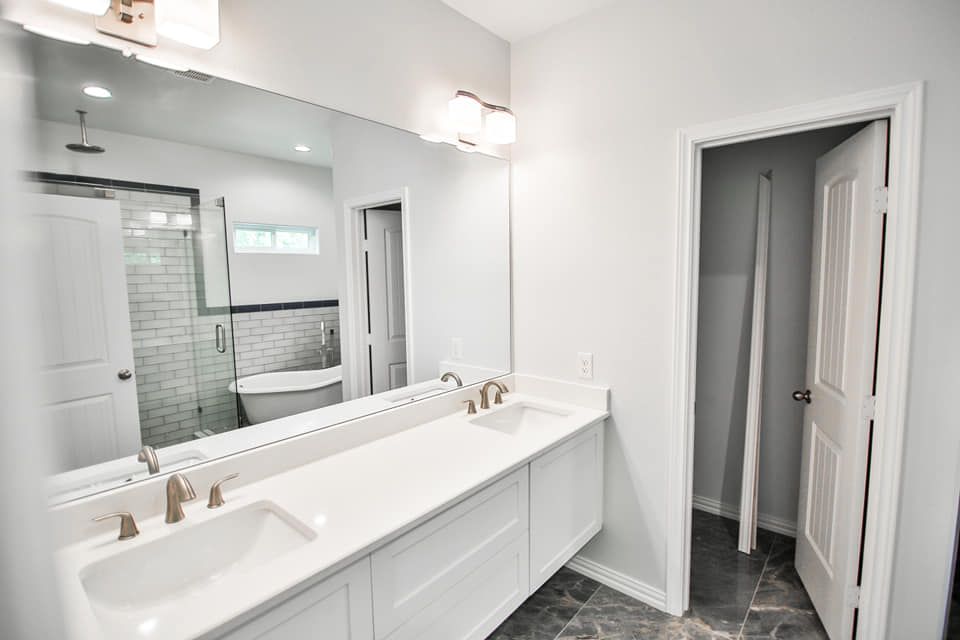 Master Bathroom Remodeling for Cincero Homes in Dallas, TX