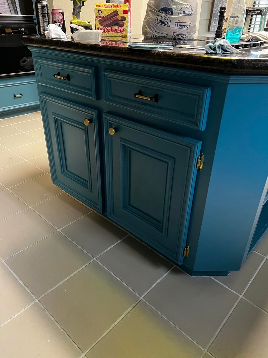 Kitchen and Cabinet Refinishing for AGD Painting in Kingwood, TX