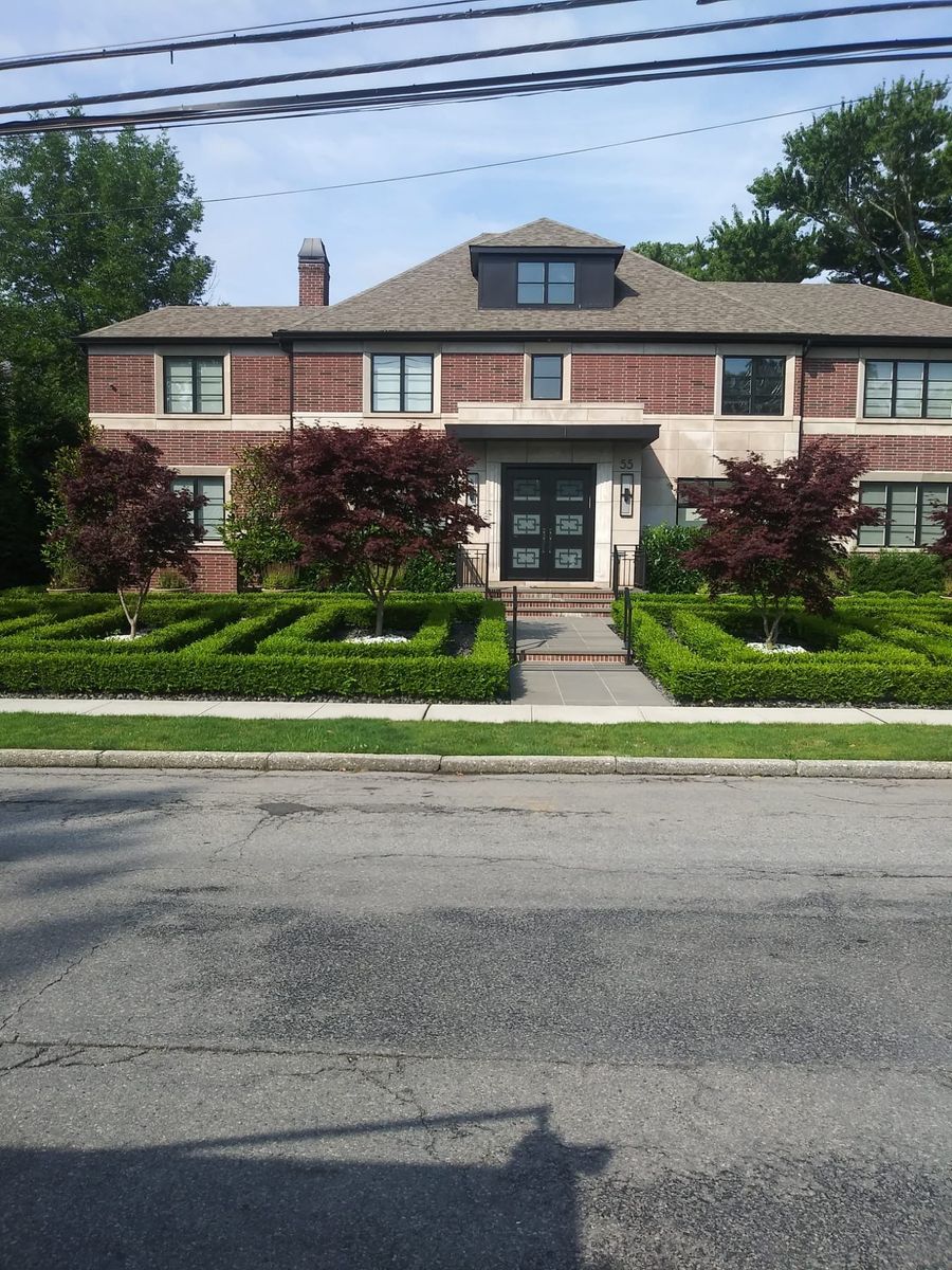 High End Residential Design & Install for Elegant Lawns & Landscaping in Inwood, NY