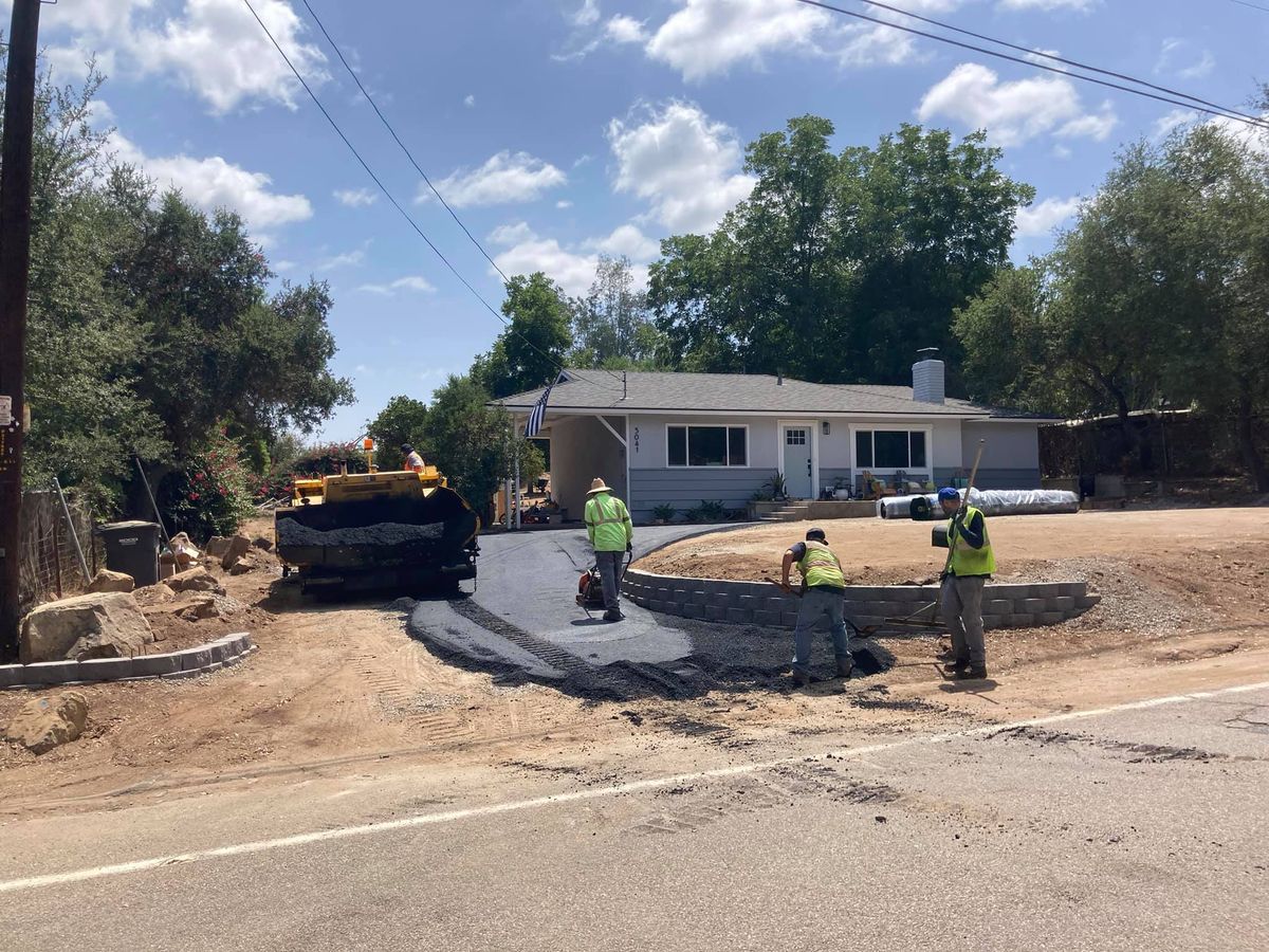 Driveway Paving for Fallbrook Asphalt Company in Fallbrook, CA